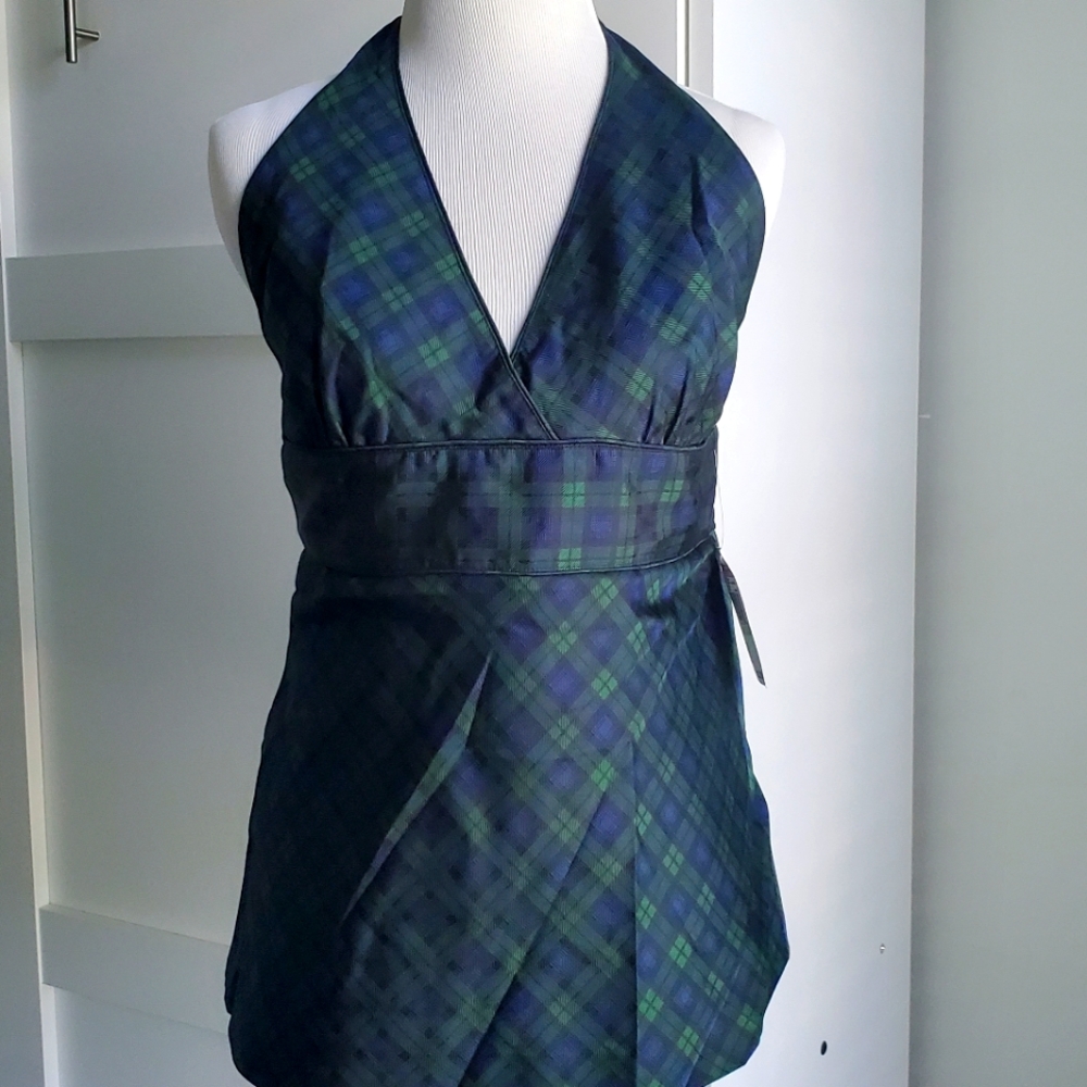Vinyard vines paid halter top. Size 8